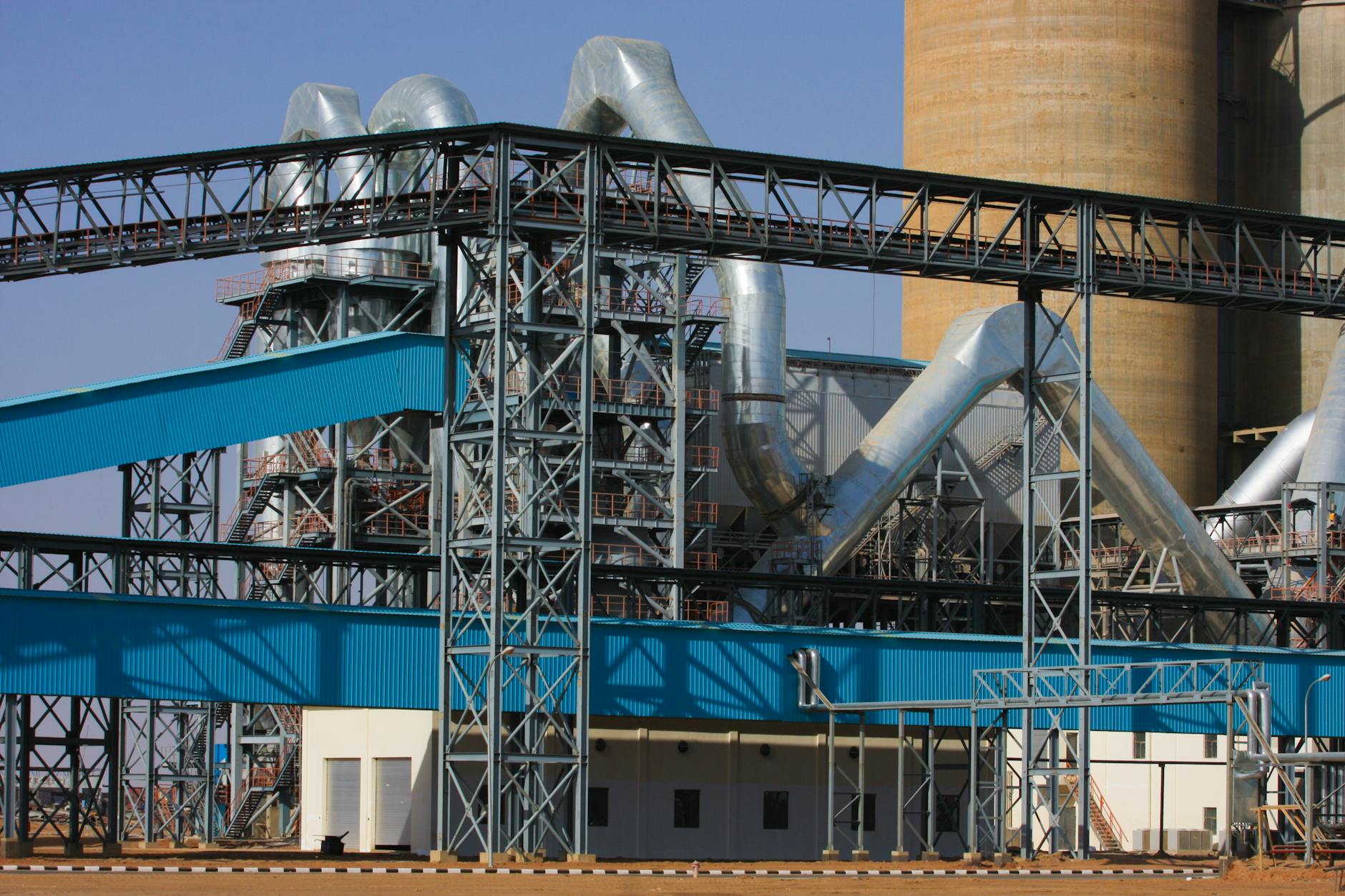 SSAB und Heidelberg Materials führen eine kohlenstoffarme Zementproduktion aus Stahlschlacke an
